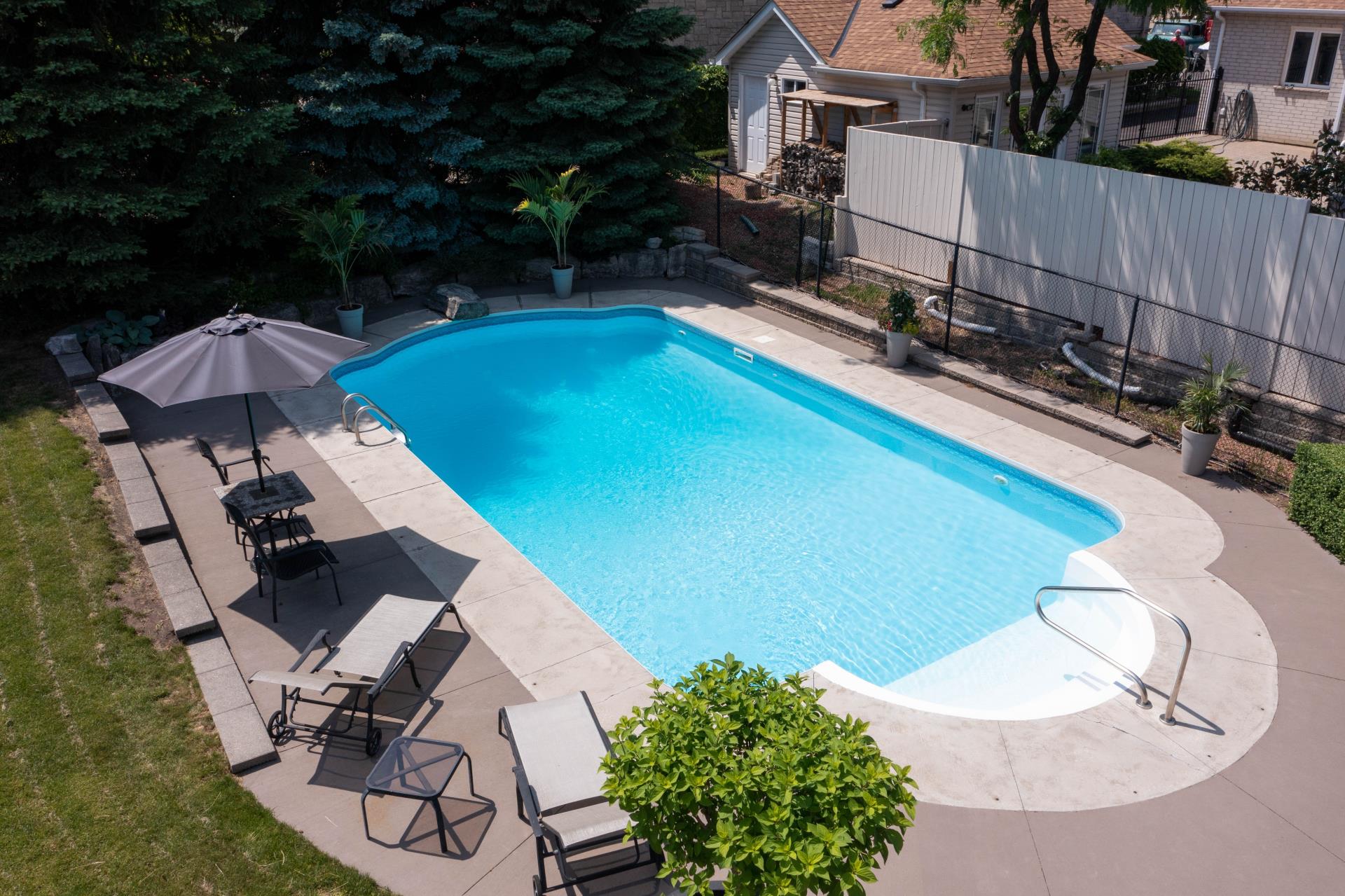 Réparation de piscines creusées à Québec